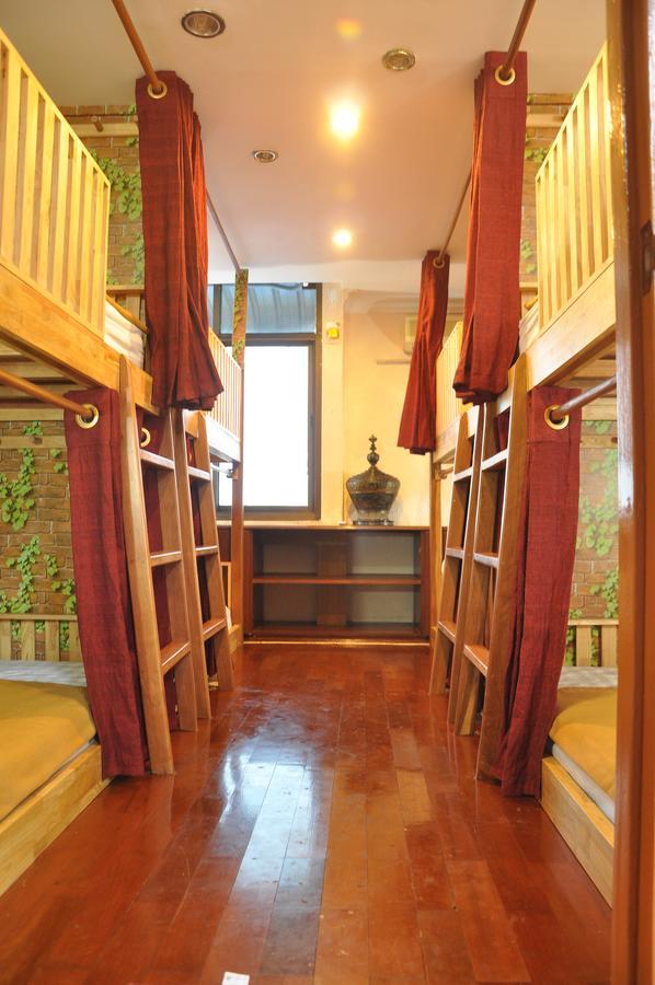 Asian Bliss Myanmar Hostel Янгон Екстер'єр фото