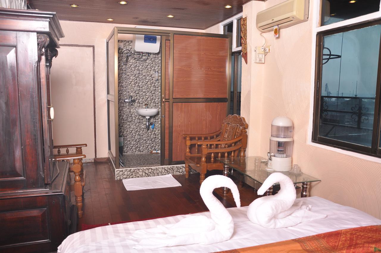 Asian Bliss Myanmar Hostel Янгон Екстер'єр фото