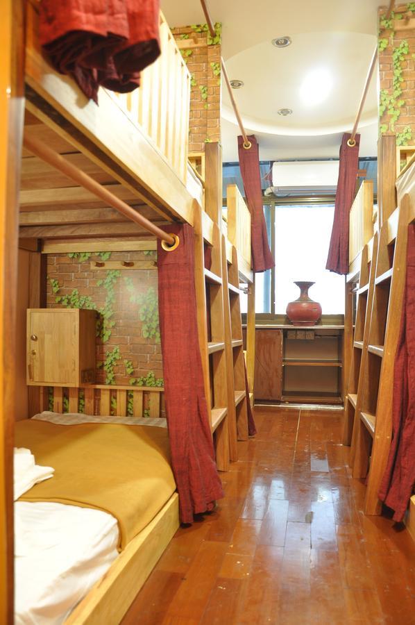 Asian Bliss Myanmar Hostel Янгон Екстер'єр фото