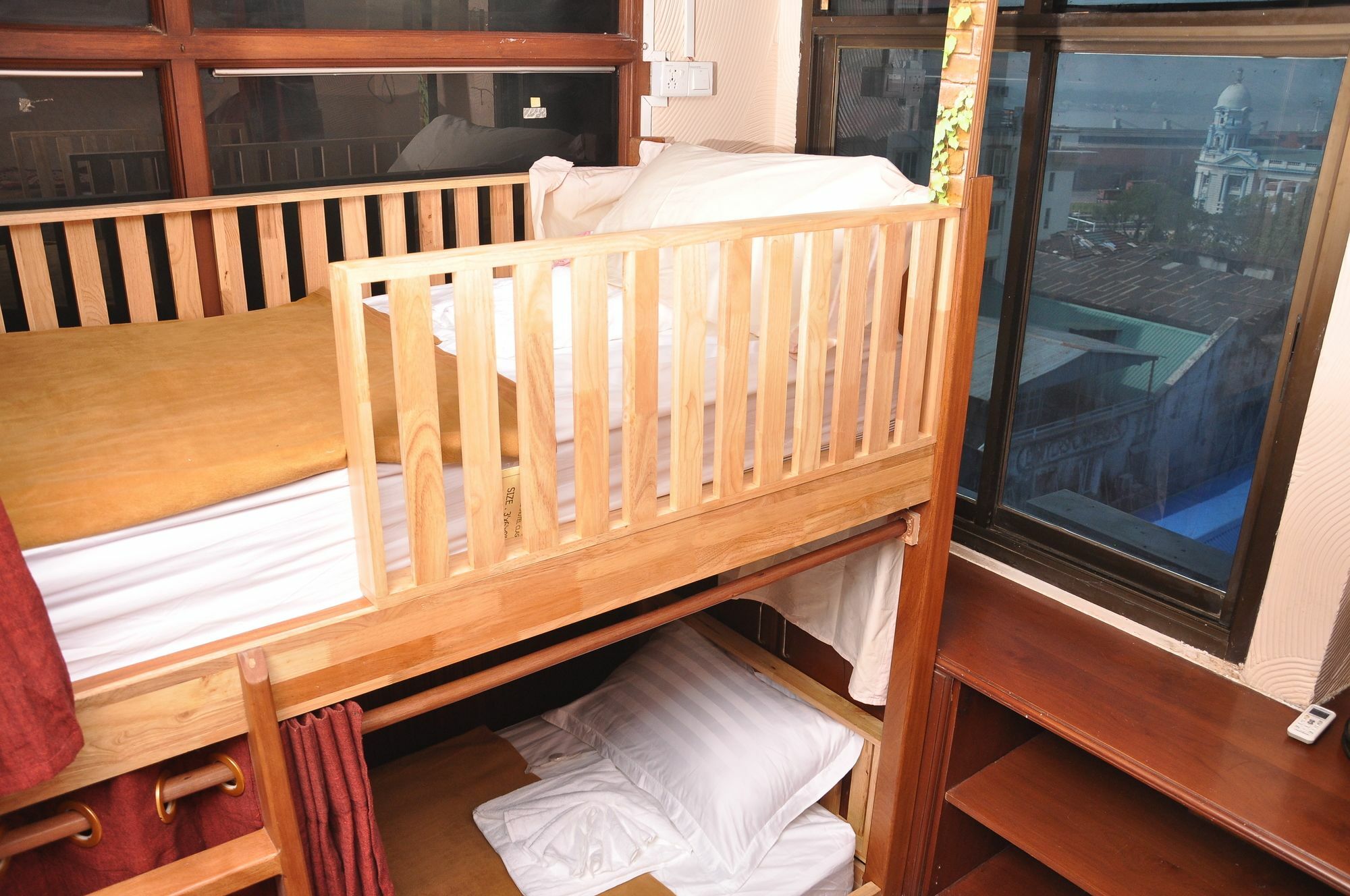Asian Bliss Myanmar Hostel Янгон Екстер'єр фото
